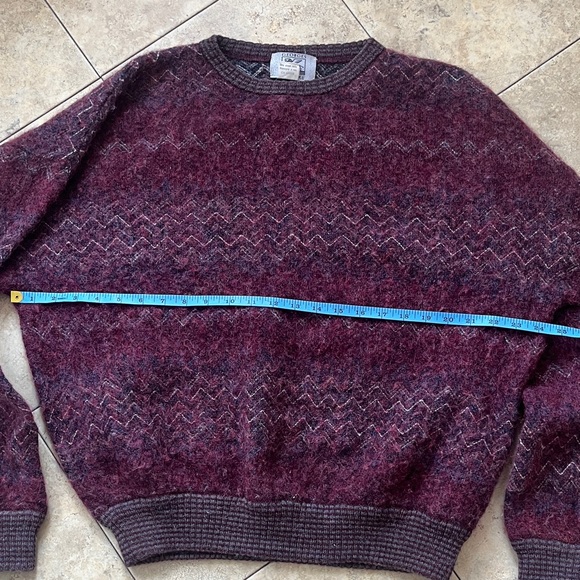 Knit Sweater Chevron Pattern - Picture 5 of 7